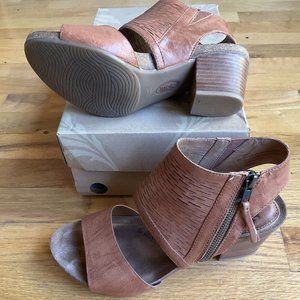 Sofft Milan Women's Sandal in Luggage Tan leather Size 9